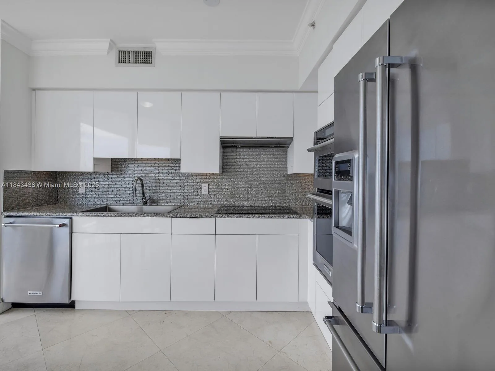 4779 Collins Ave # 1706, Miami Beach, FL 33140 photo 10