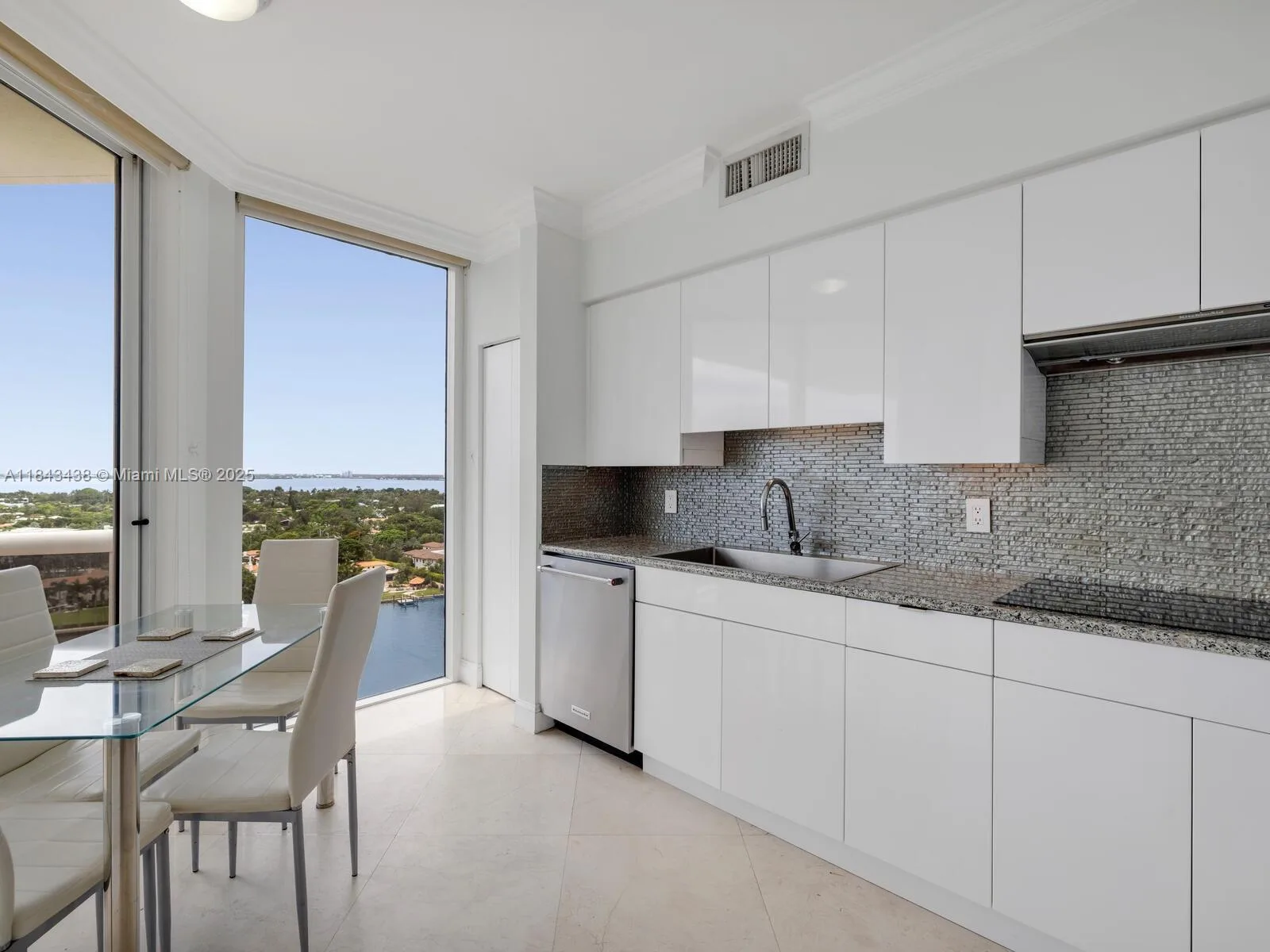 4779 Collins Ave # 1706, Miami Beach, FL 33140 photo 12