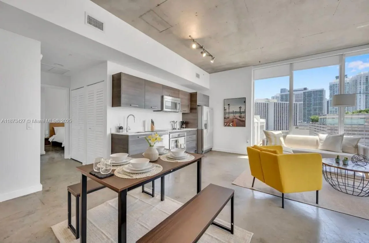 151 SE 1st St # 1111, Miami, FL 33131 photo 4