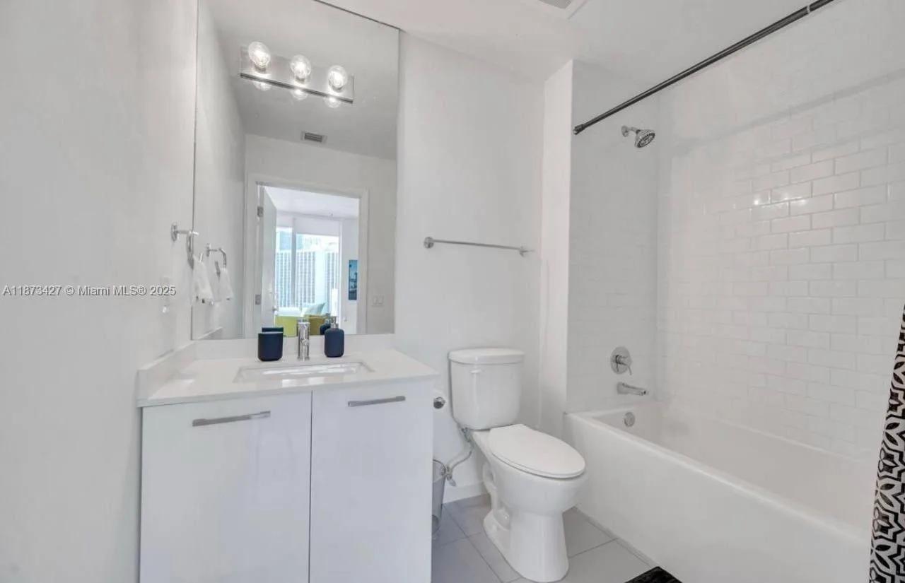 151 SE 1st St # 1111, Miami, FL 33131 photo 5