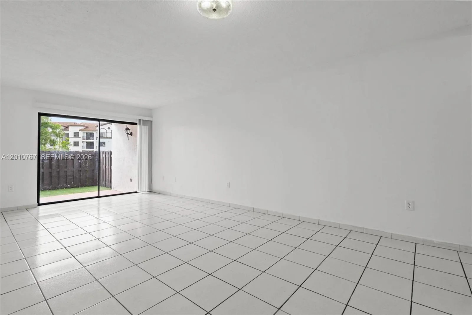 9431 Fontainebleau Blvd # 112, Miami, FL 33172 photo 5