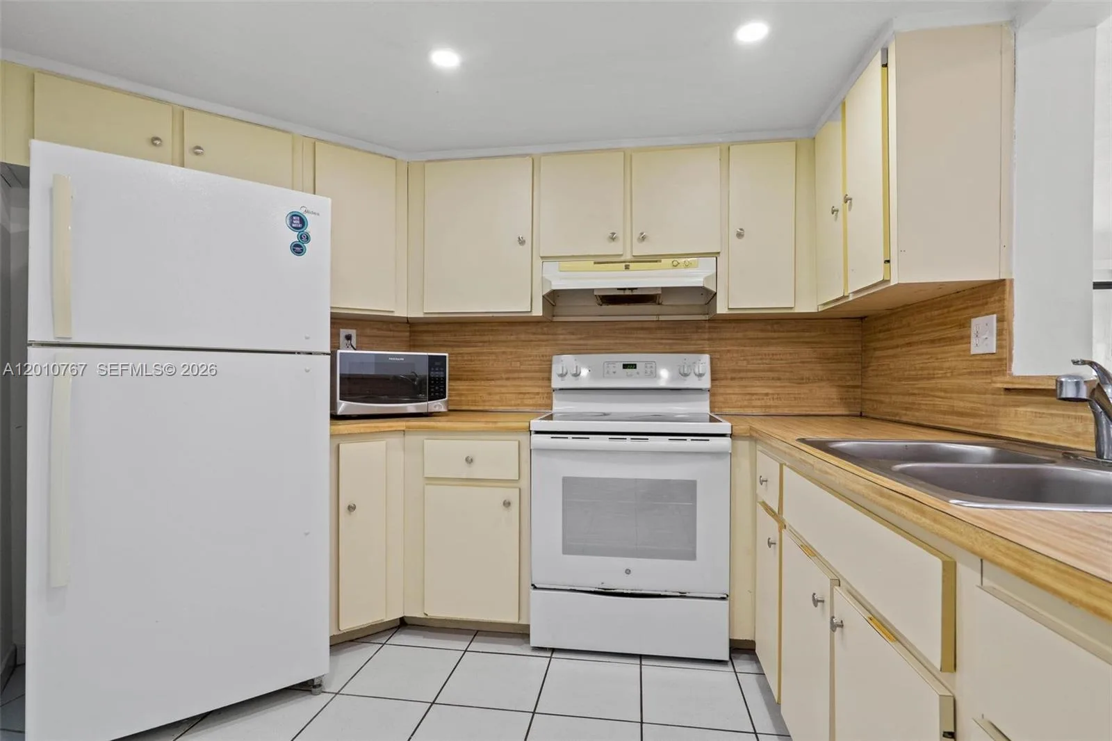 9431 Fontainebleau Blvd # 112, Miami, FL 33172 photo 6