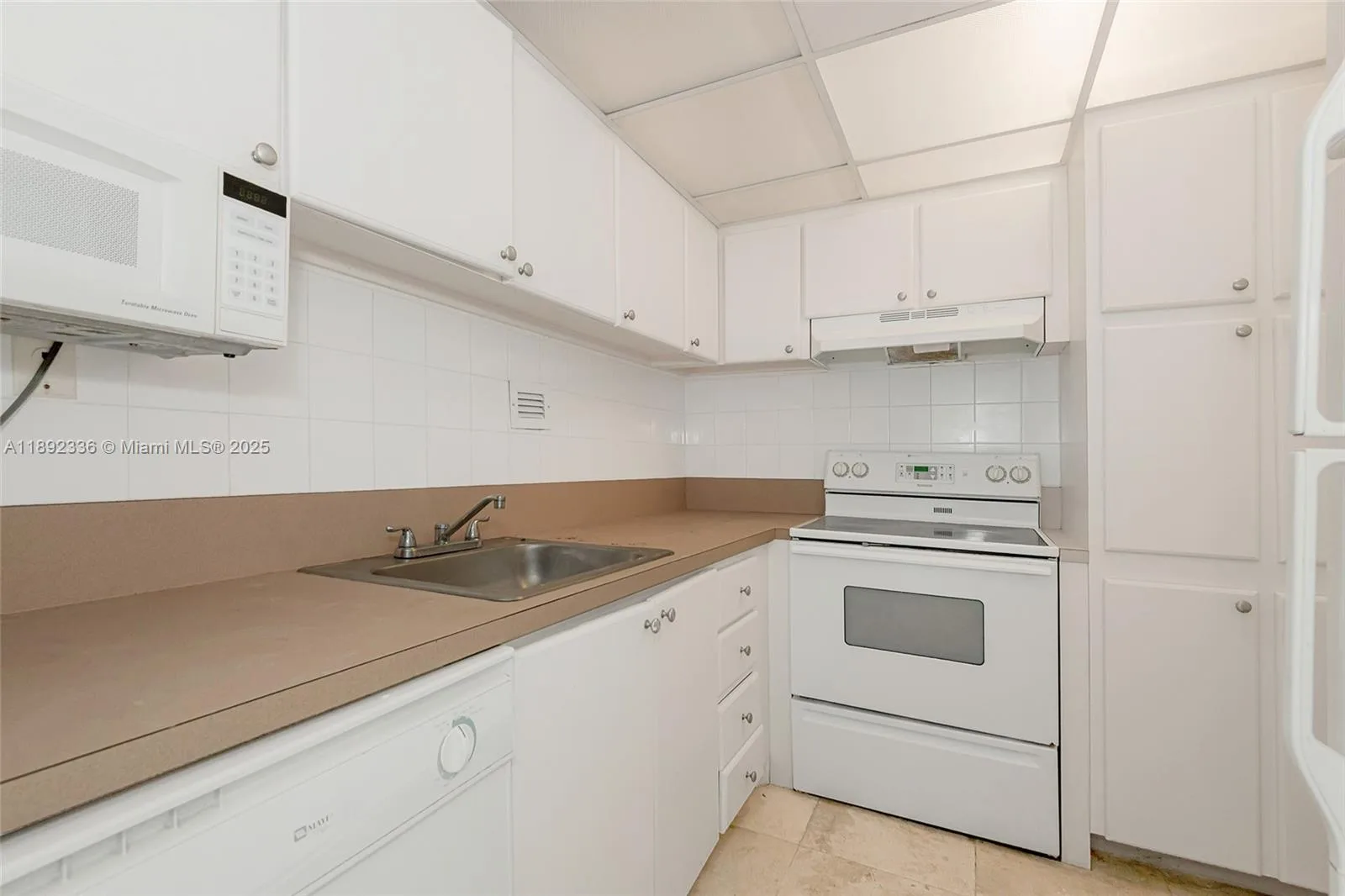 1000 West Ave # 1517, Miami Beach, FL 33139 photo 11