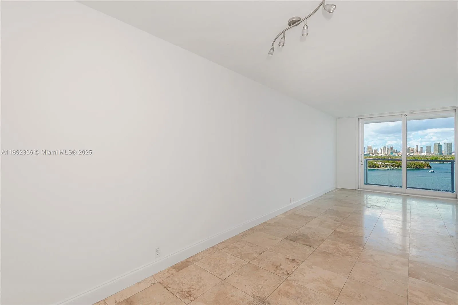 1000 West Ave # 1517, Miami Beach, FL 33139 photo 2