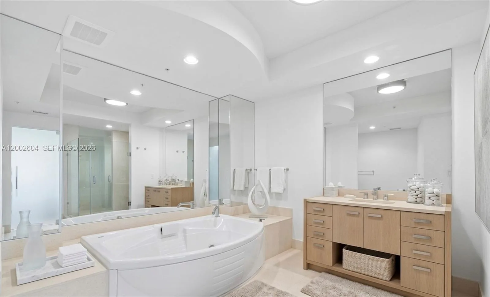18201 Collins Ave # 709, Sunny Isles Beach, FL 33160 photo 7