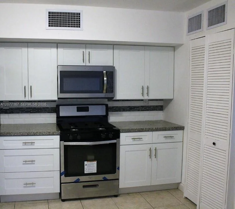 7133 SW 109th Ct, Miami, FL 33173 photo 2