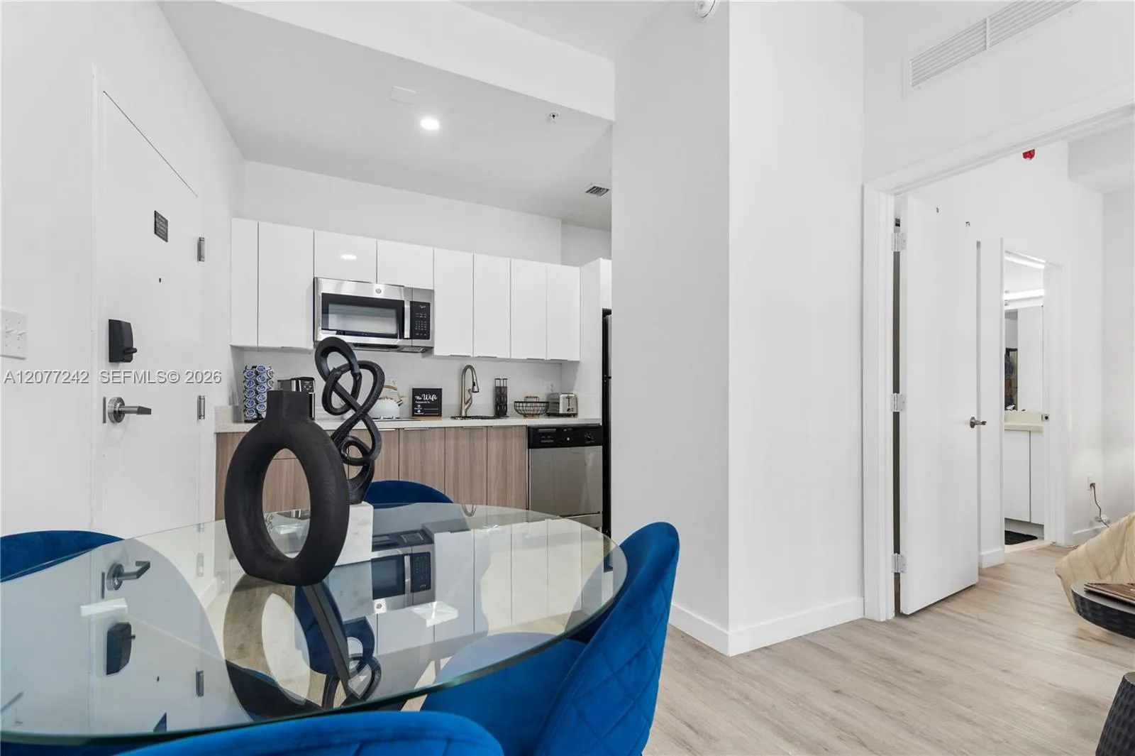 136 NW 26th St # 207, Miami, FL 33127 photo 6