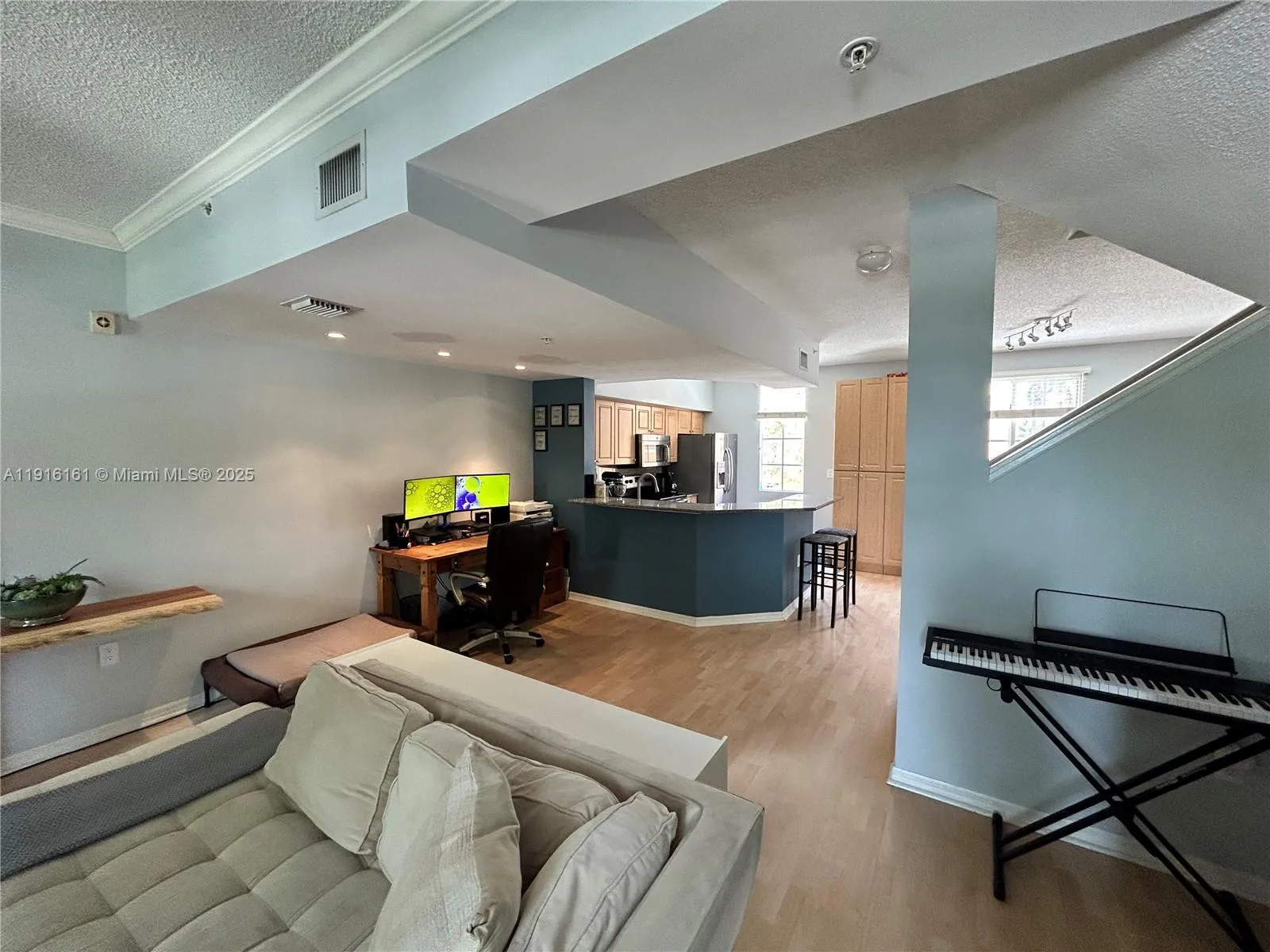 2811 NE 185th St, Aventura, FL 33180 photo 5