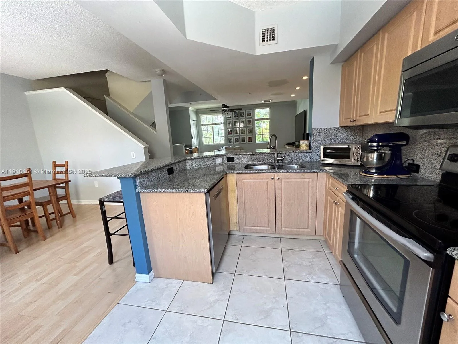 2811 NE 185th St, Aventura, FL 33180 photo 8
