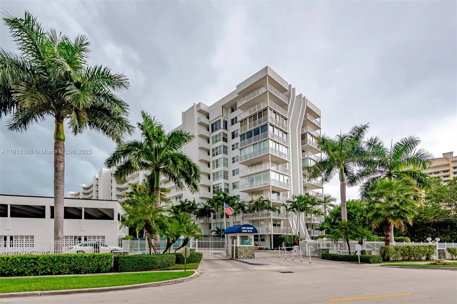 609 Ocean Dr # 10H, Key Biscayne, FL 33149