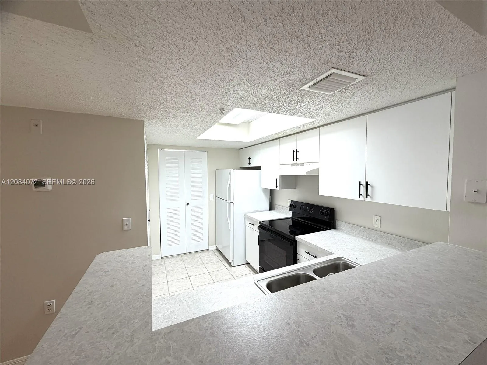 5045 Wiles Rd # 201, Coconut Creek, FL 33073