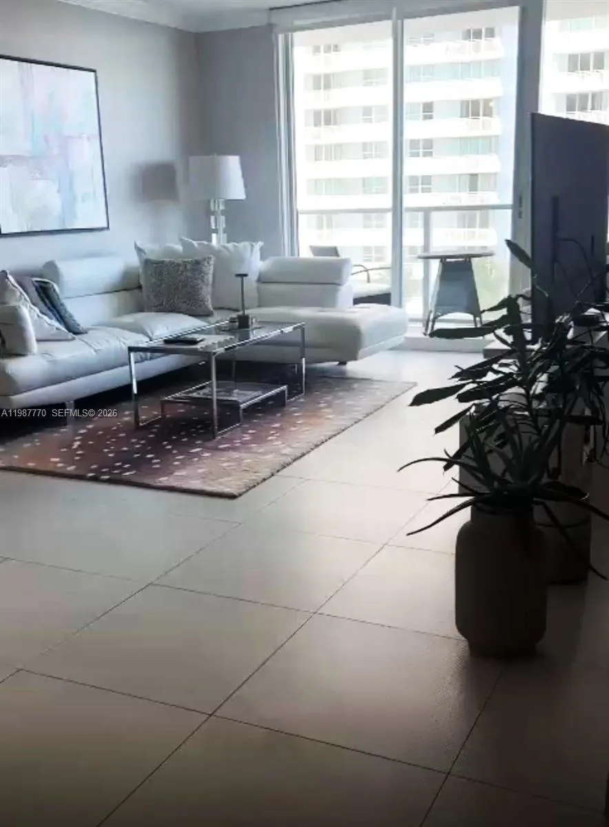 1155 Brickell Bay Dr # 1008, Miami, FL 33131 photo 3