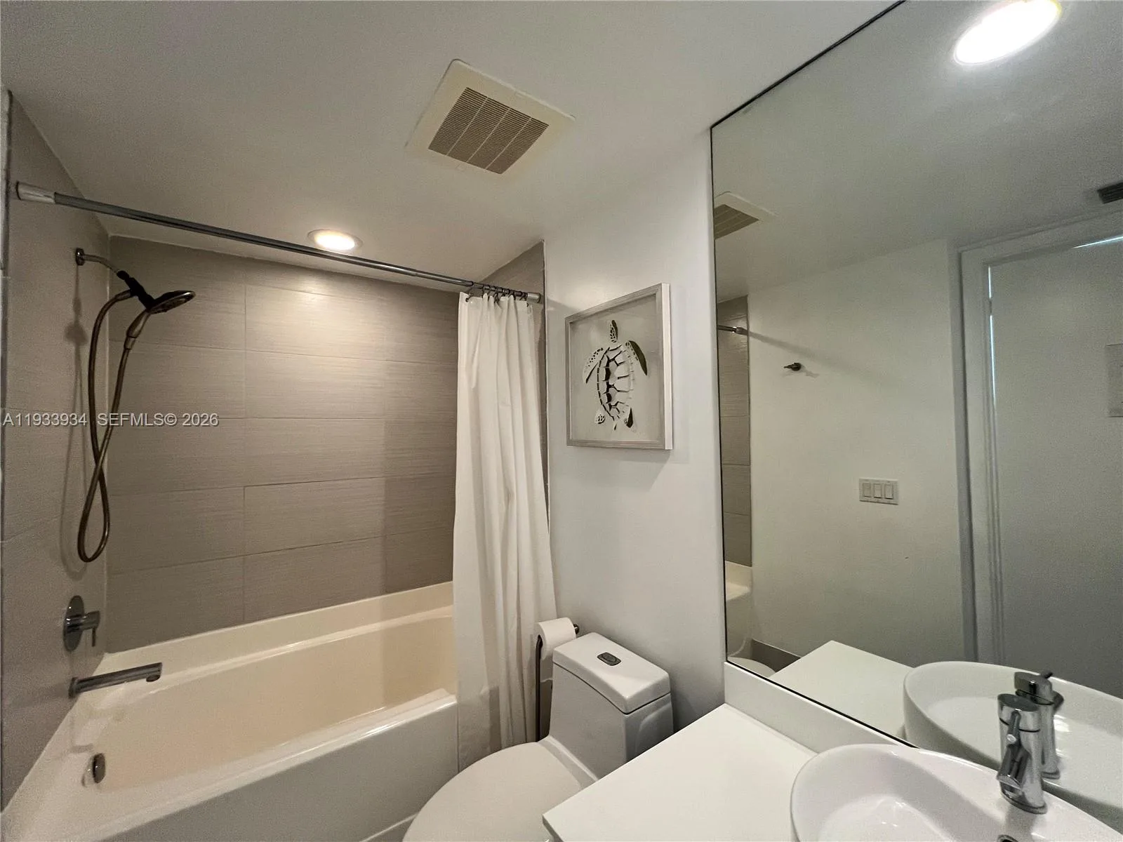 31 SE 6th St # 703, Miami, FL 33131 photo 12