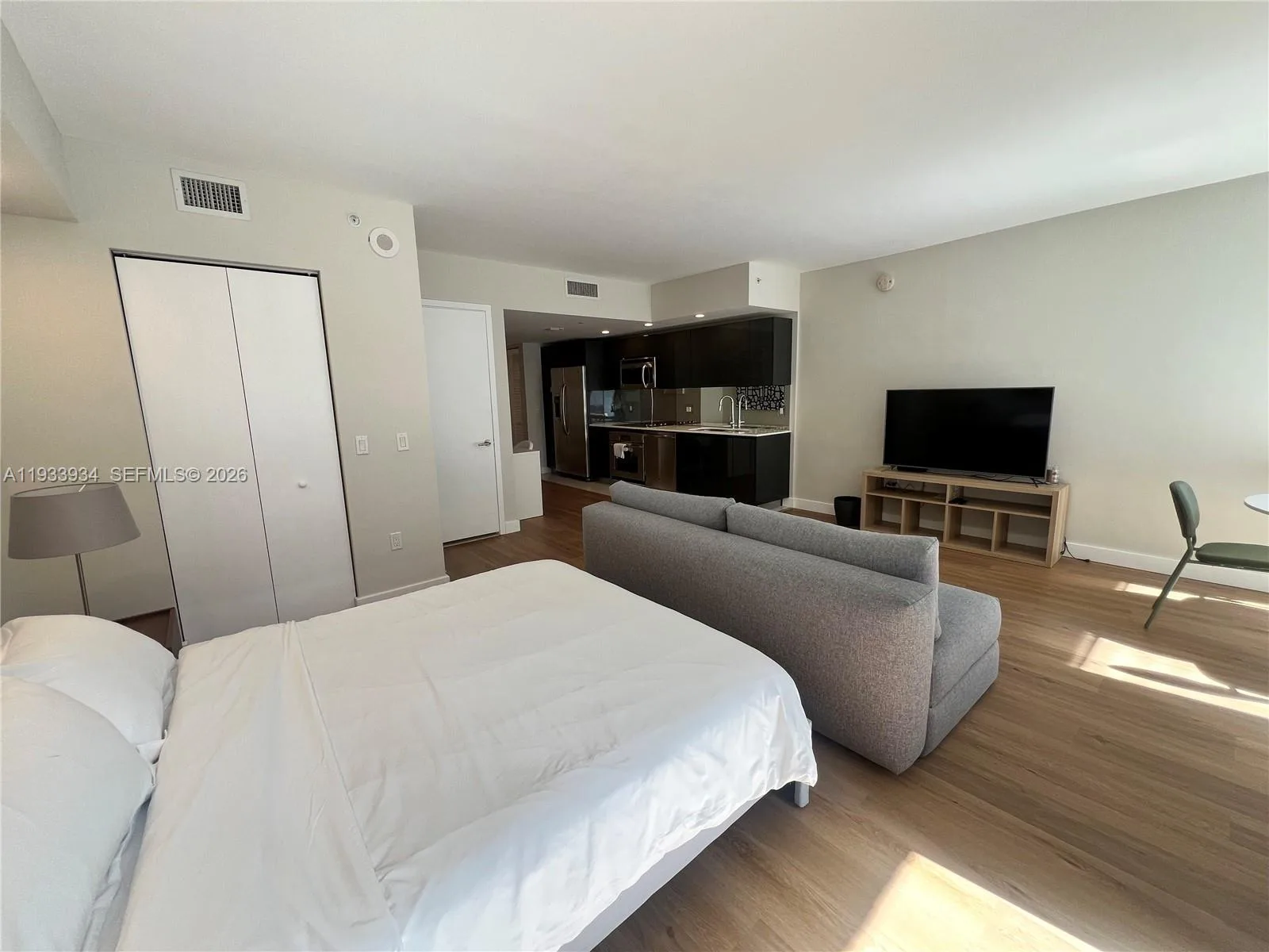 31 SE 6th St # 703, Miami, FL 33131 photo 5
