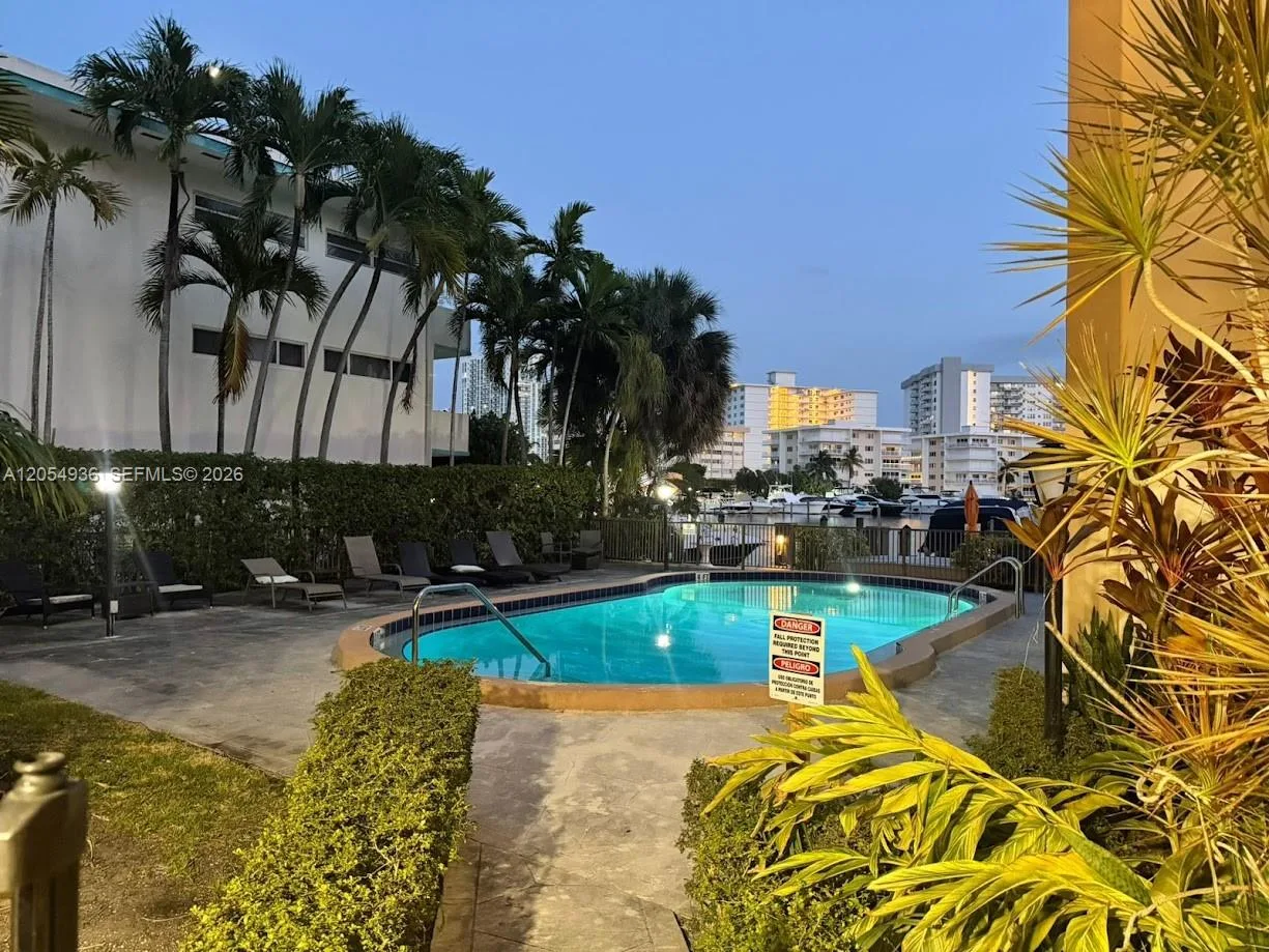 2420 Diana Dr # 302, Hallandale Beach, FL 33009