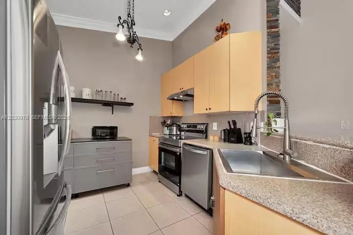 2327 NE 37th Ter, Homestead, FL 33033 photo 13