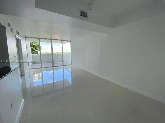 1861 NW S River Dr # 702, Miami, FL 33125 photo 4