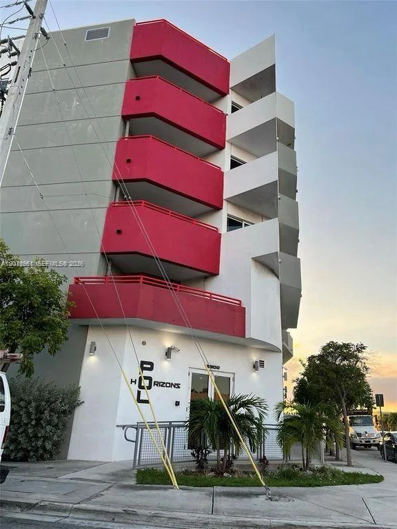 2300 NW 7th Street # 504, Miami, FL 33125
