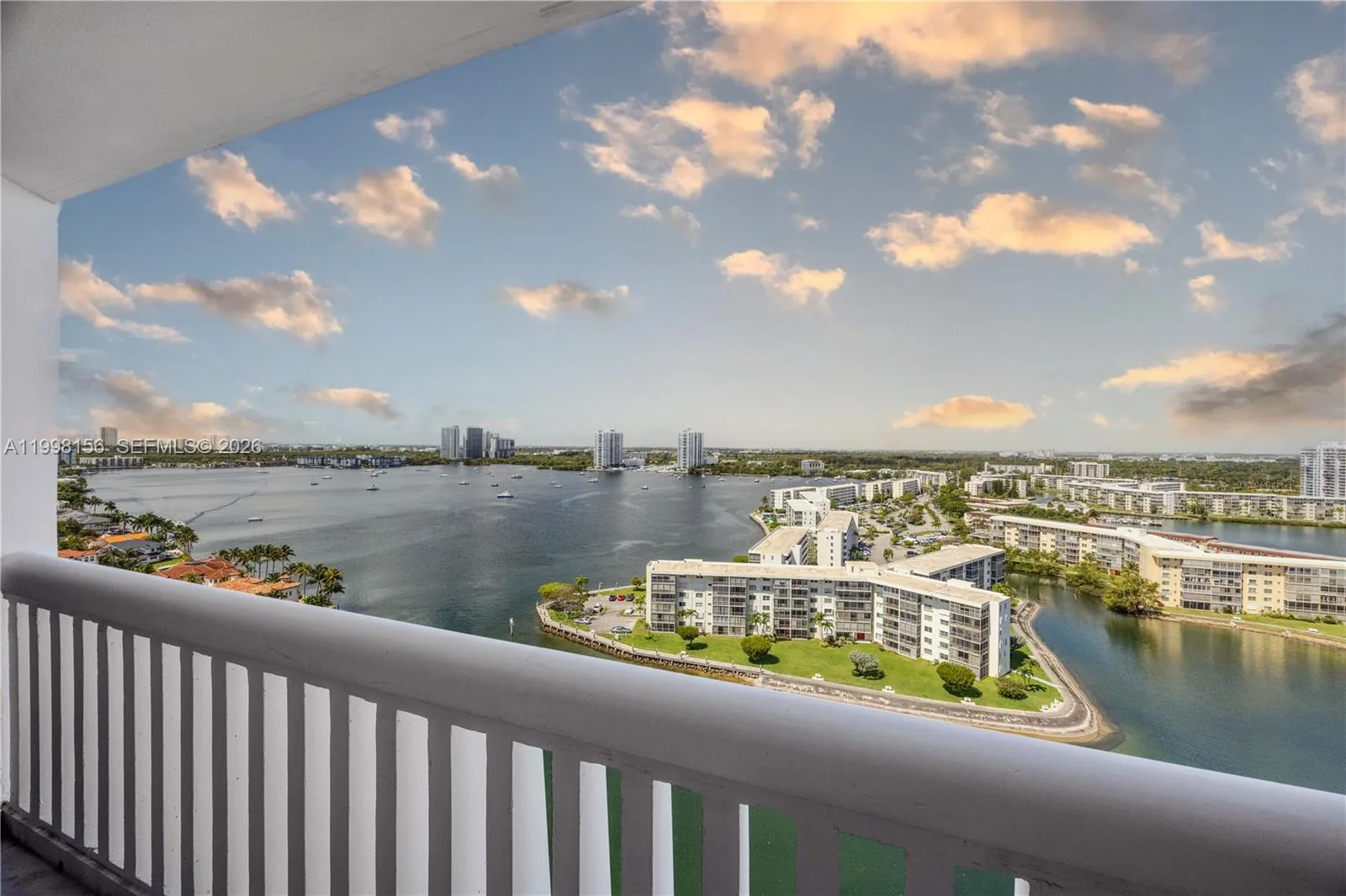 1000 W Island Blvd # 1910, Aventura, FL 33160