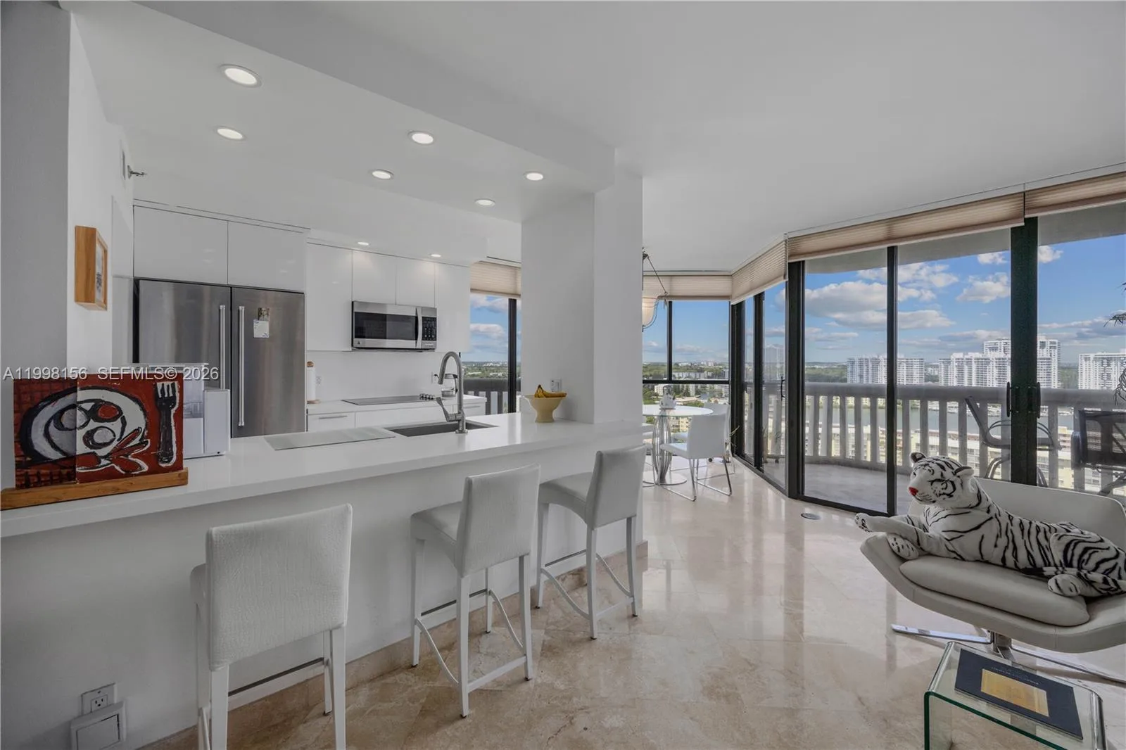 1000 W Island Blvd # 1910, Aventura, FL 33160 photo 4