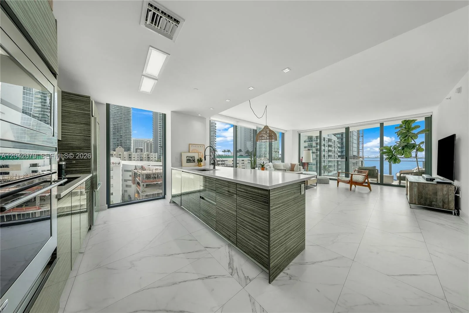 460 NE 28th St # 701, Miami, FL 33137 photo 2