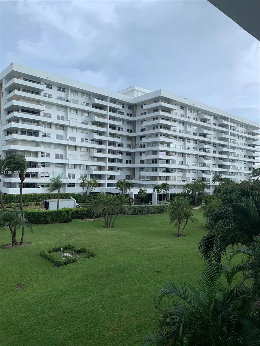 177 Ocean Lane Dr # 208, Key Biscayne, FL 33149