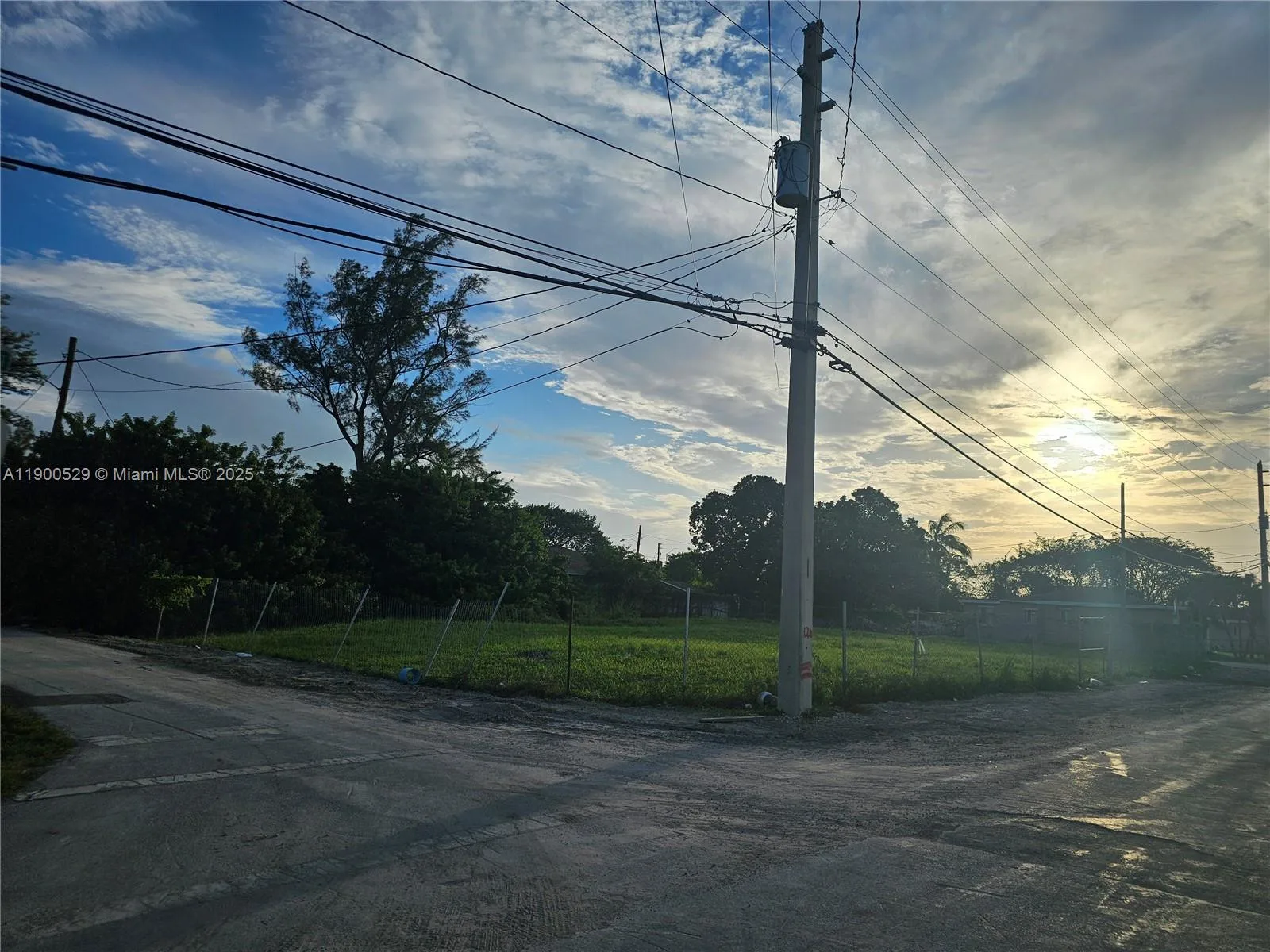 2140 NW 76th St, Miami, FL 33147 photo 4