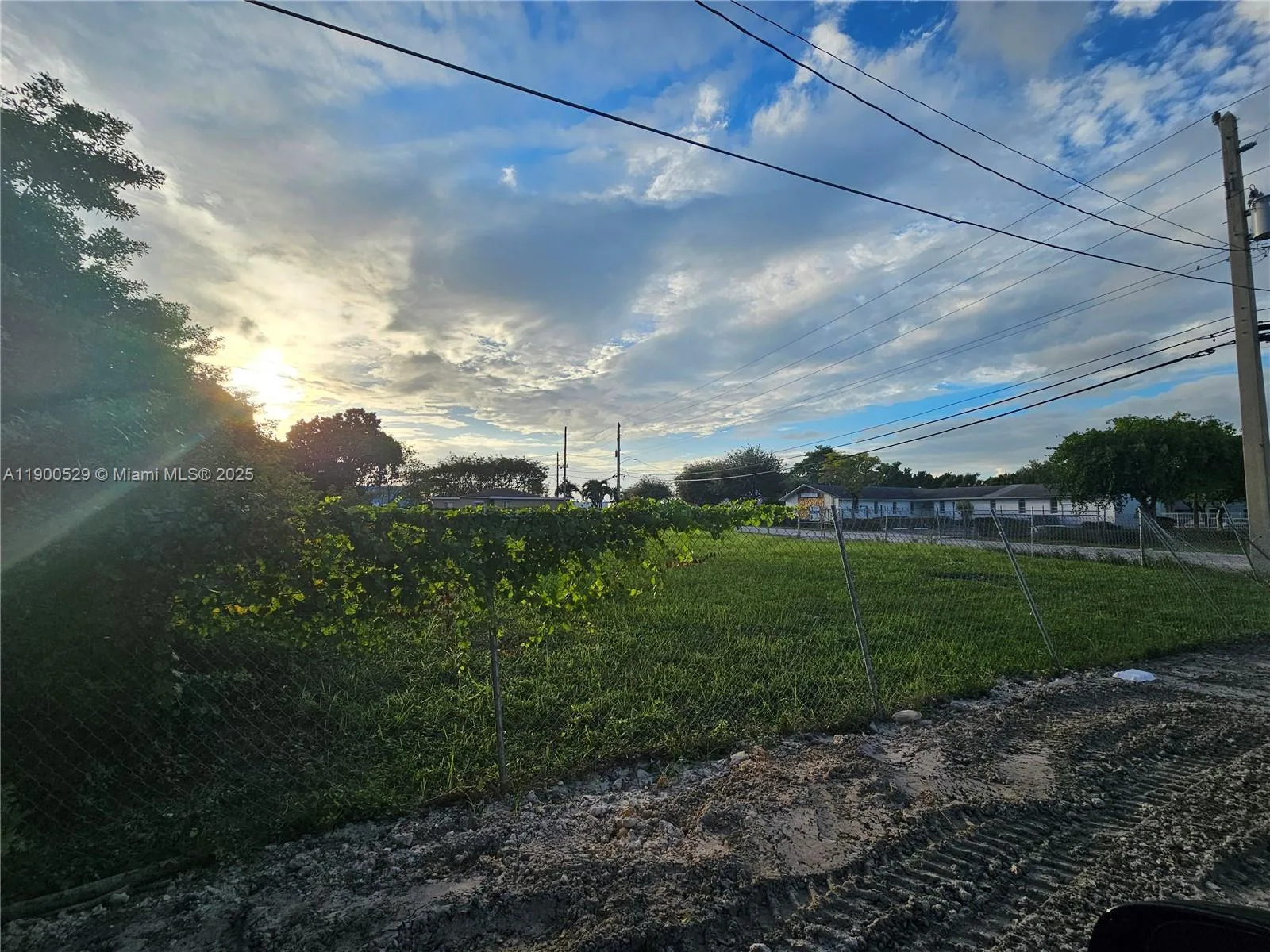 2140 NW 76th St, Miami, FL 33147 photo 5