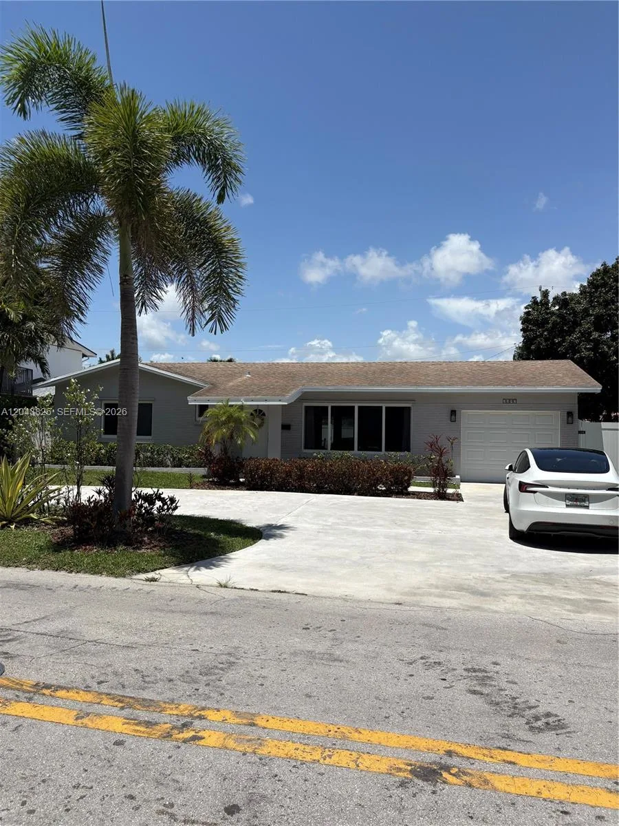 3397 NE 20th Ave, Oakland Park, FL 33306 photo 2