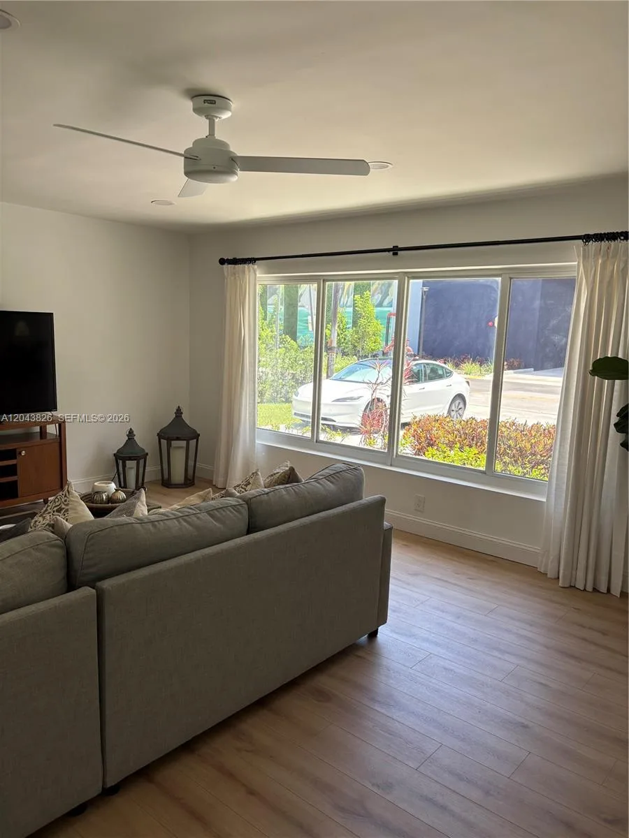 3397 NE 20th Ave, Oakland Park, FL 33306 photo 6