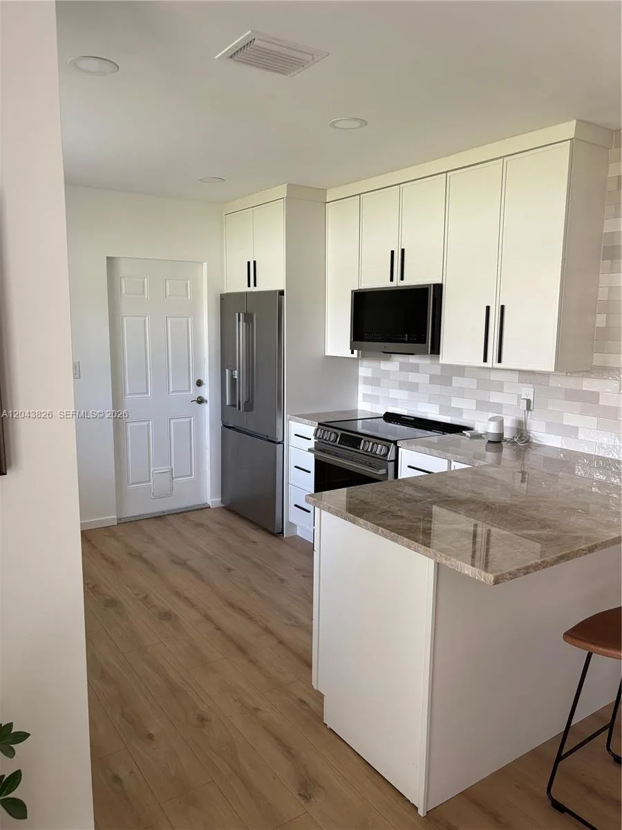 3397 NE 20th Ave, Oakland Park, FL 33306 photo 8
