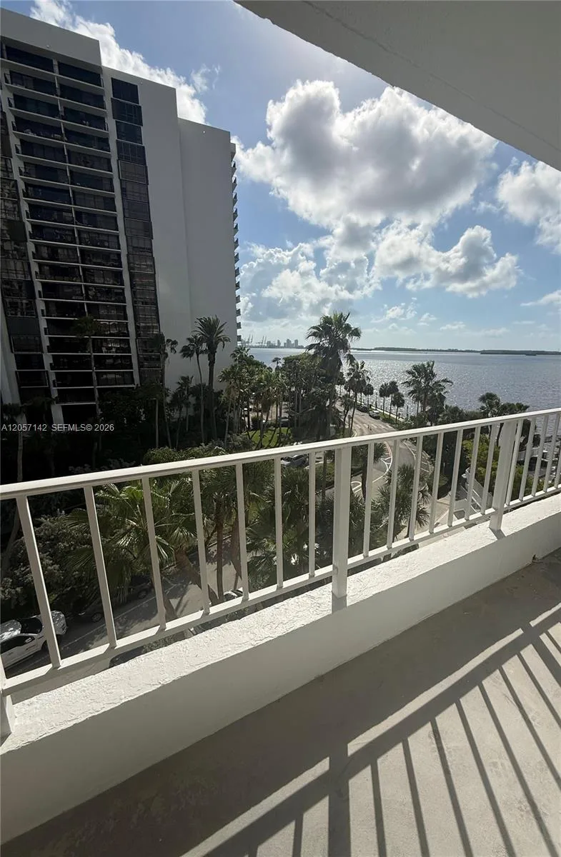 200 SE 15th Rd # 7H, Miami, FL 33129