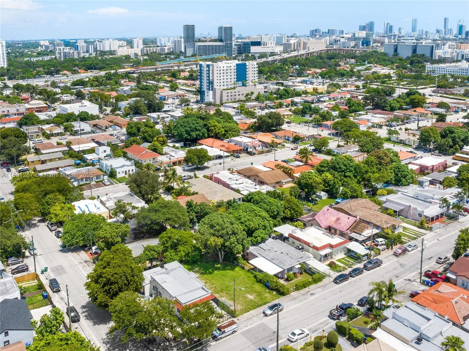 1881 NW 4th St, Miami, FL 33125 photo 4
