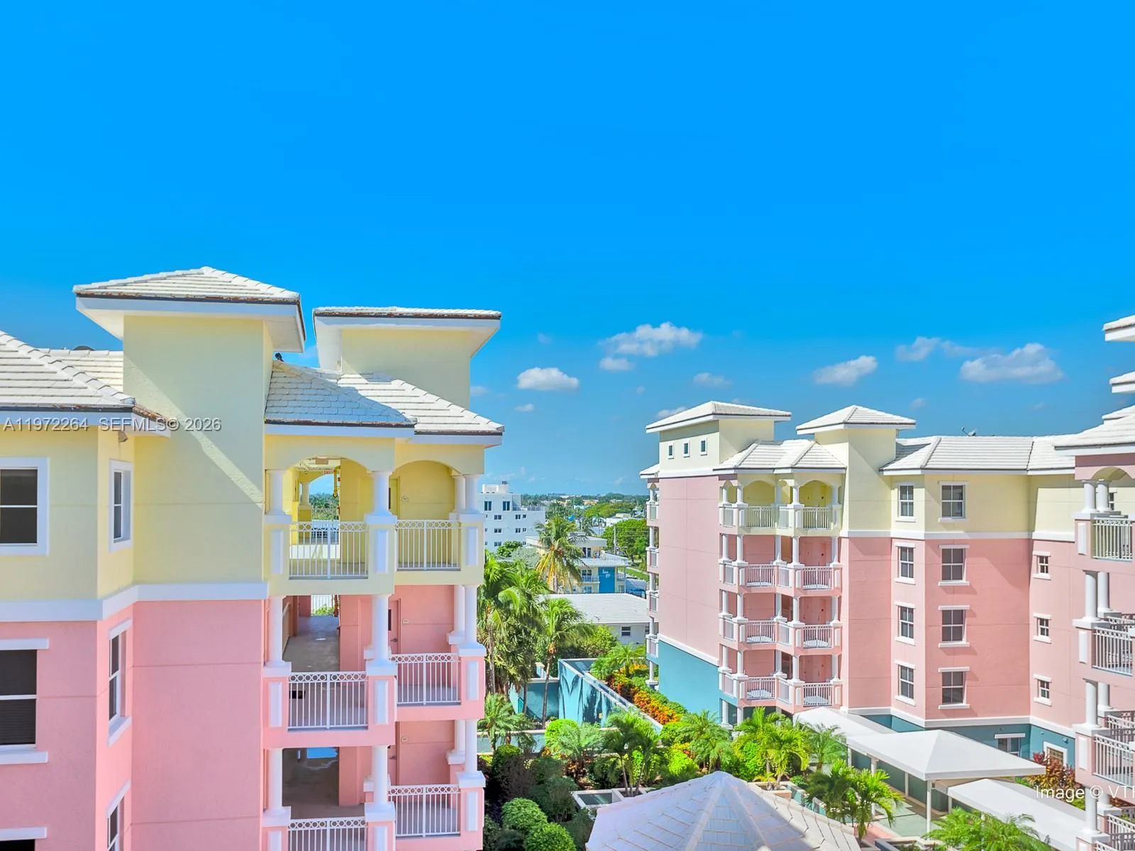 2051 SE 3rd St # TH11, Deerfield Beach, FL 33441