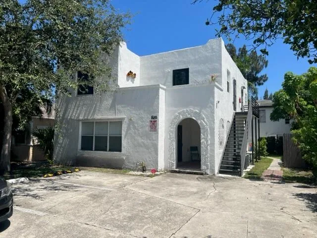 520 N E Street, FL 33460