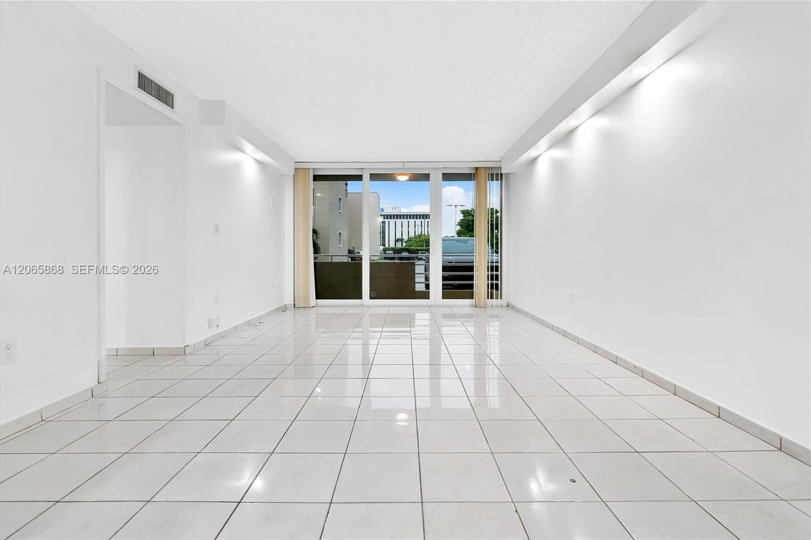 8050 NW 8th St # 1110, Miami, FL 33126 photo 6