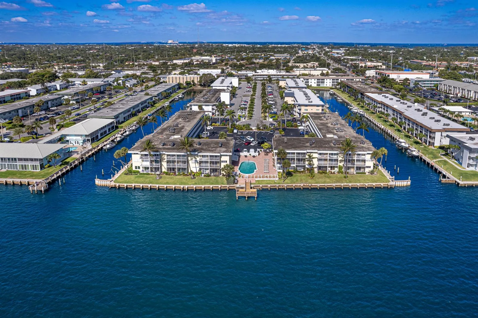 101 Doolen Court # 207, North Palm Beach, FL 33408