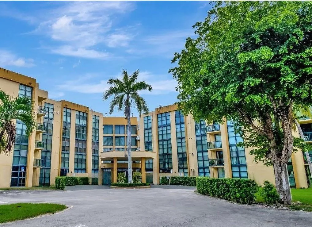 11790 SW 18th St # 520-3, Miami, FL 33175