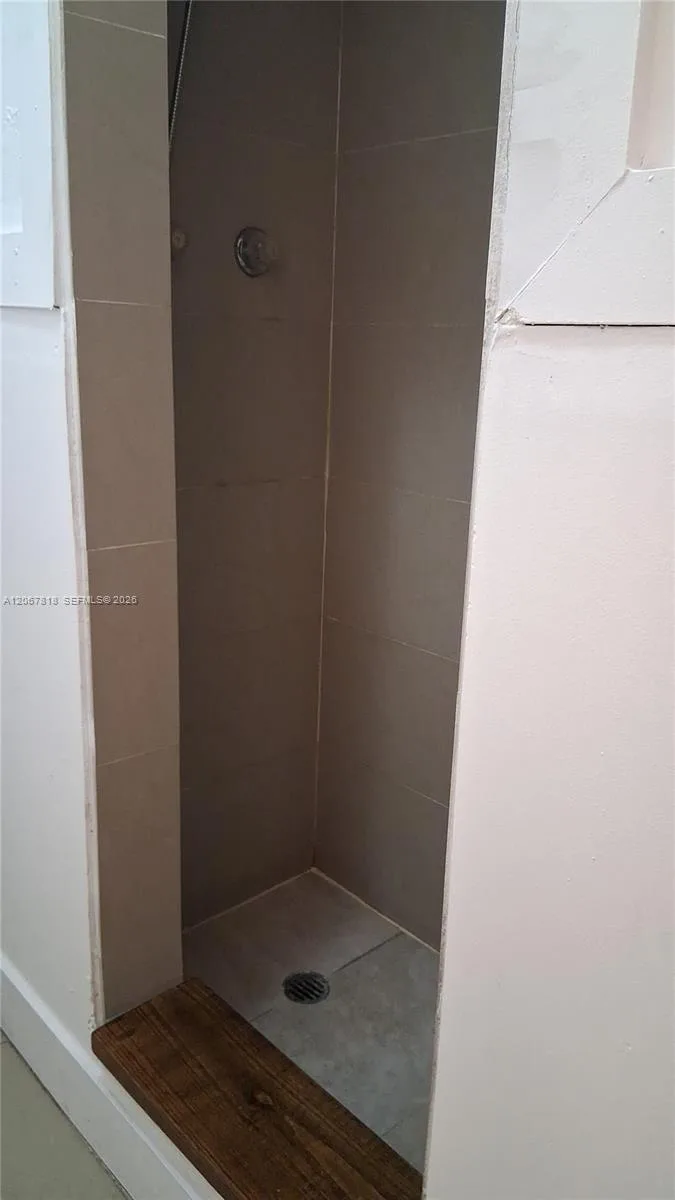 428 NE 82nd St # 4E, Miami, FL 33138 photo 3