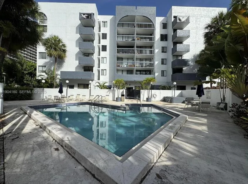 2715 Tigertail Avenue # Apt 402, Miami, FL 33133