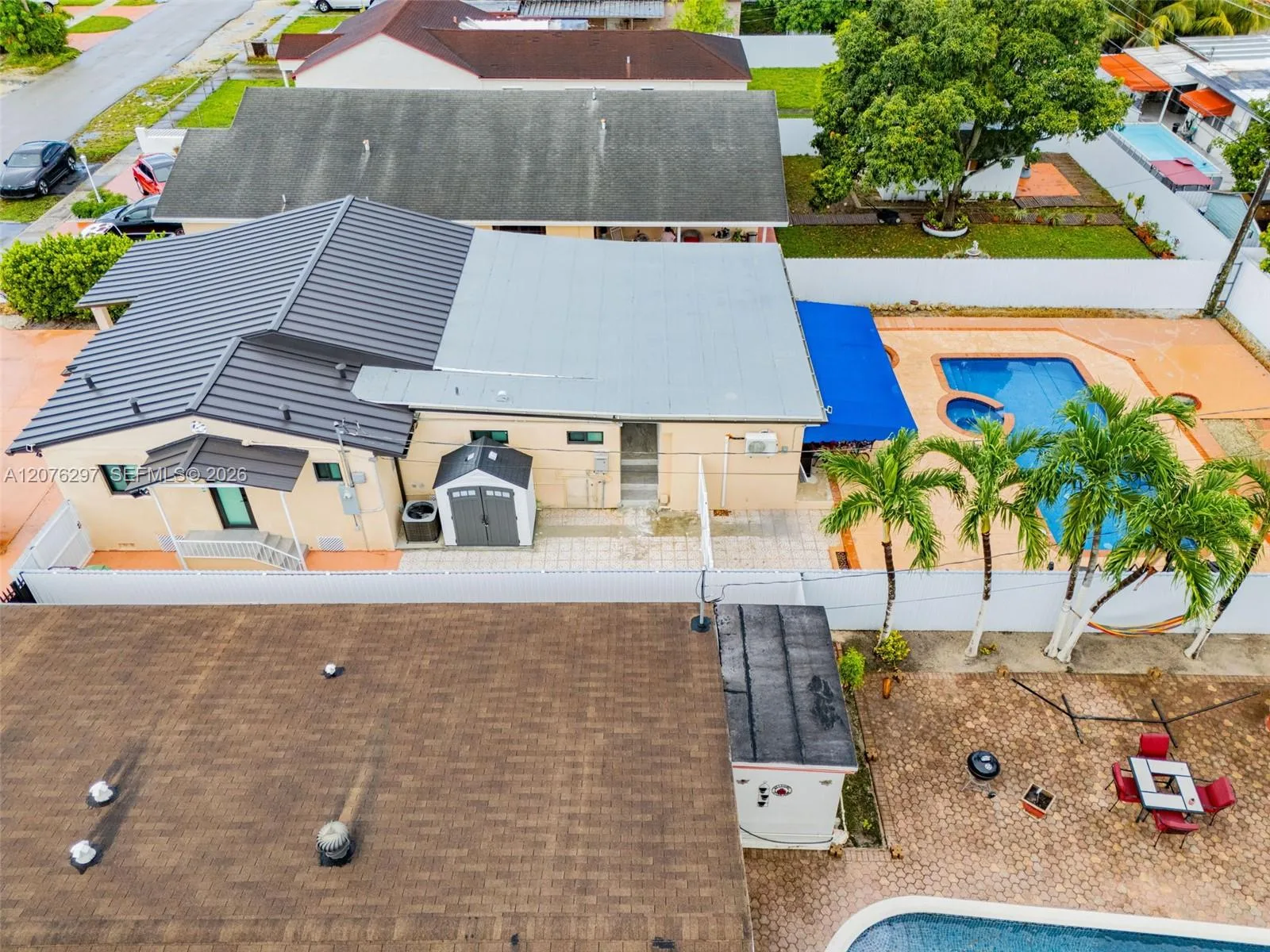 233 W 39th Pl, Hialeah, FL 33012 photo 6