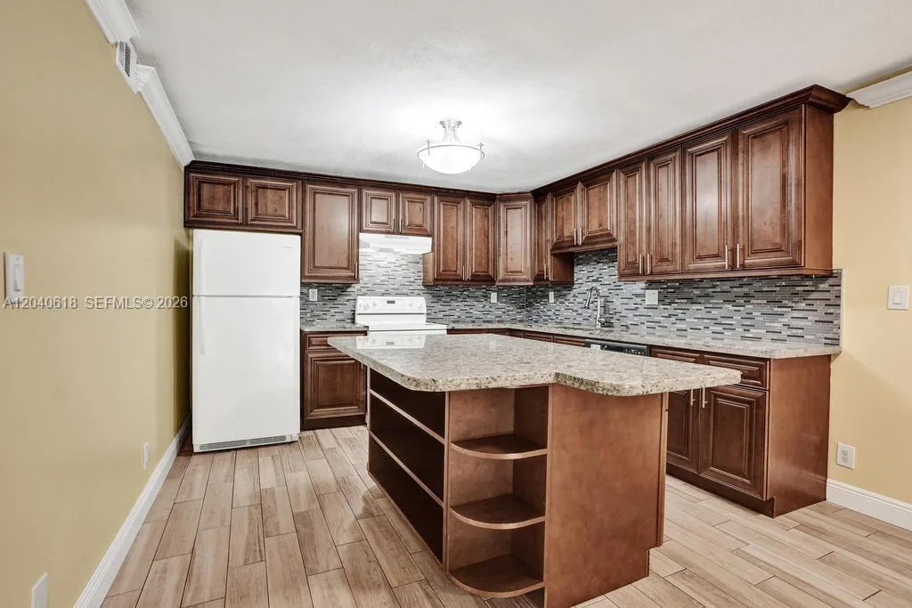 4114 NW 88th Ave # 102, Coral Springs, FL 33065