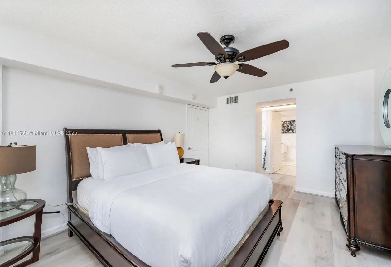 1200 Brickell Bay Dr # 1617, Miami, FL 33131 photo 12