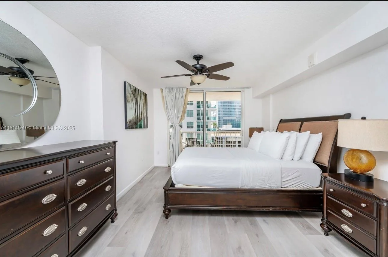 1200 Brickell Bay Dr # 1617, Miami, FL 33131 photo 4