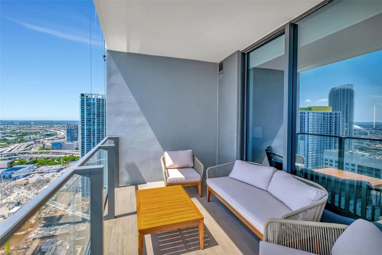 88 SW 7th St # 3604, Miami, FL 33130 photo 10