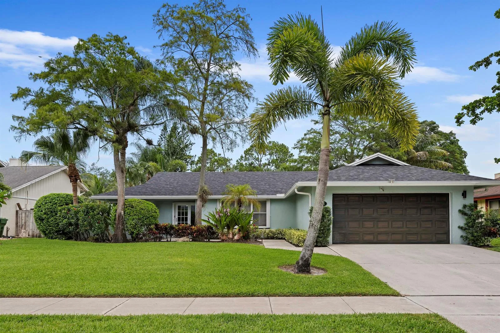 756 Juniper Place, Wellington, FL 33414