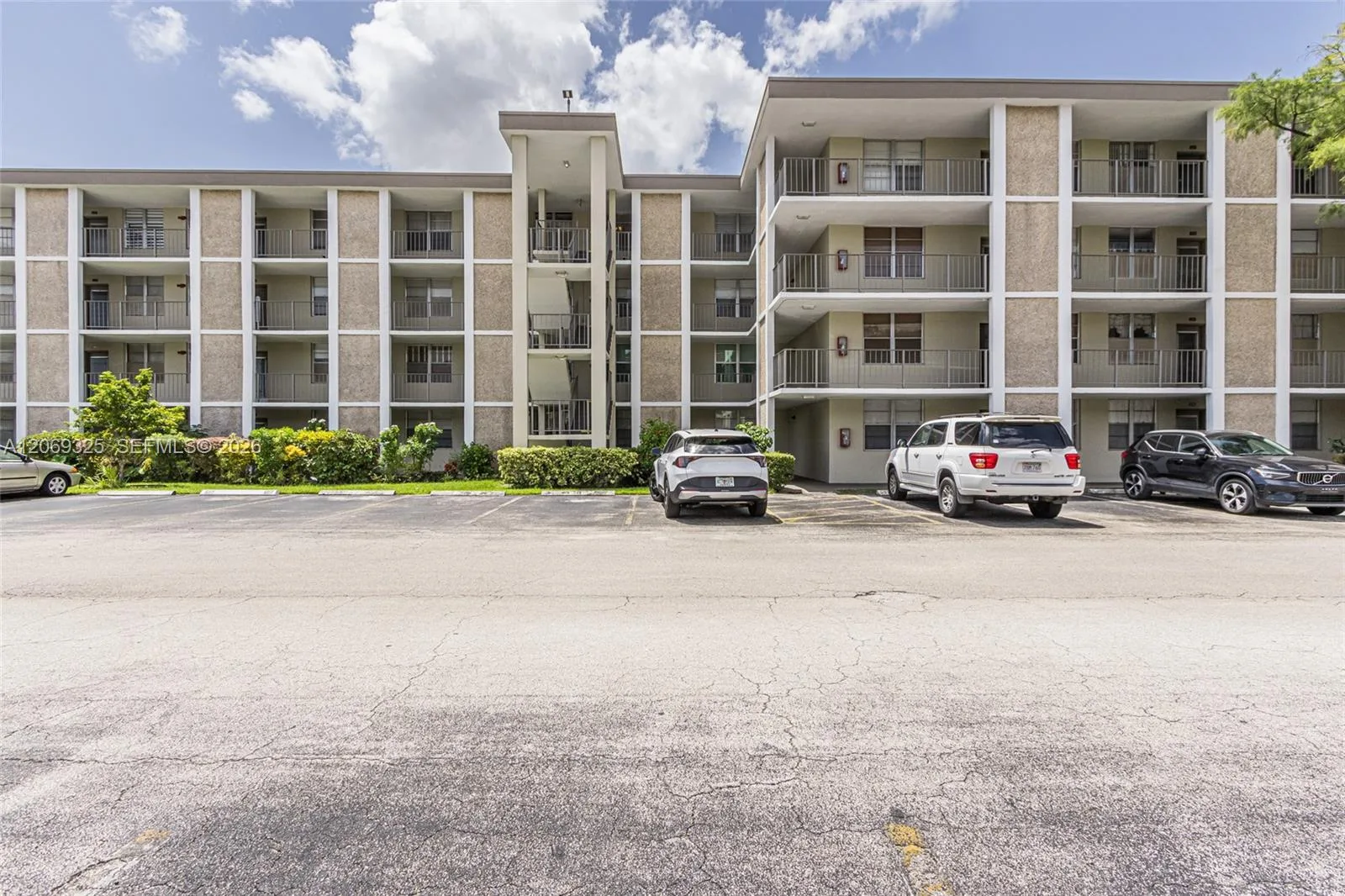 2998 NW 48th Ter # 432, Lauderdale Lakes, FL 33313 photo 2