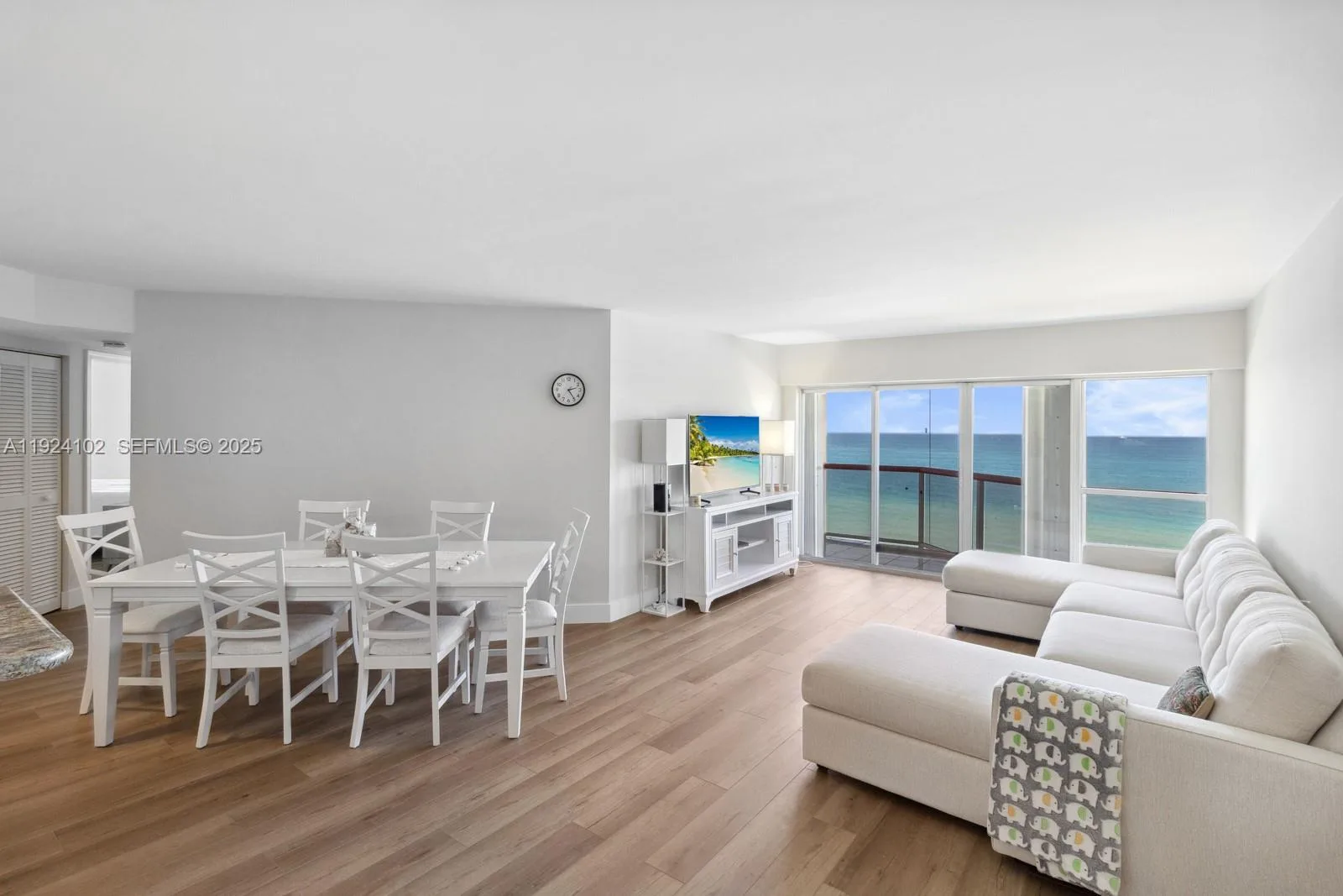 6767 Collins Ave # 909, Miami Beach, FL 33141