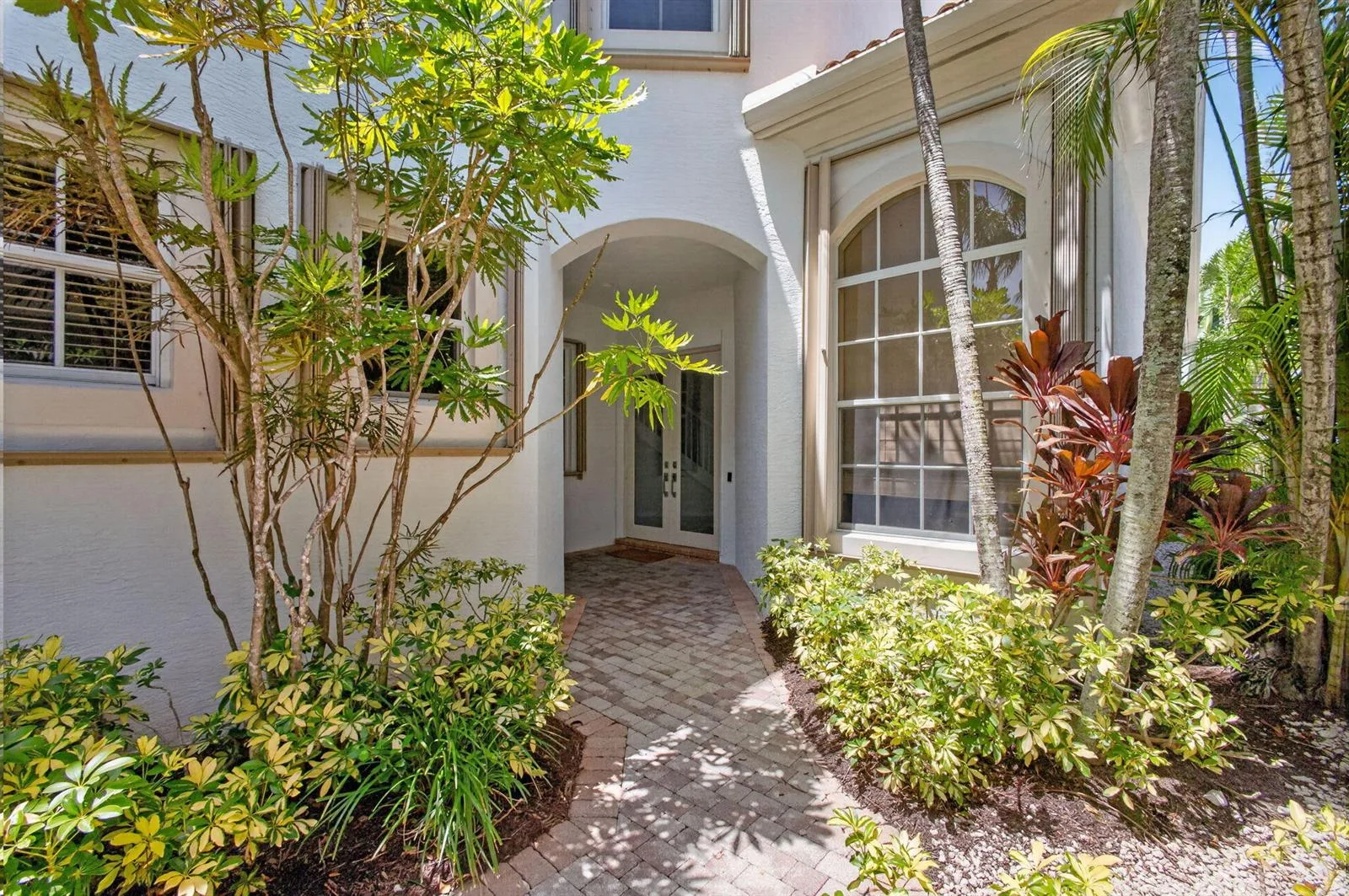 219 ANDALUSIA Drive, Palm Beach Gardens, FL 33418 photo 2