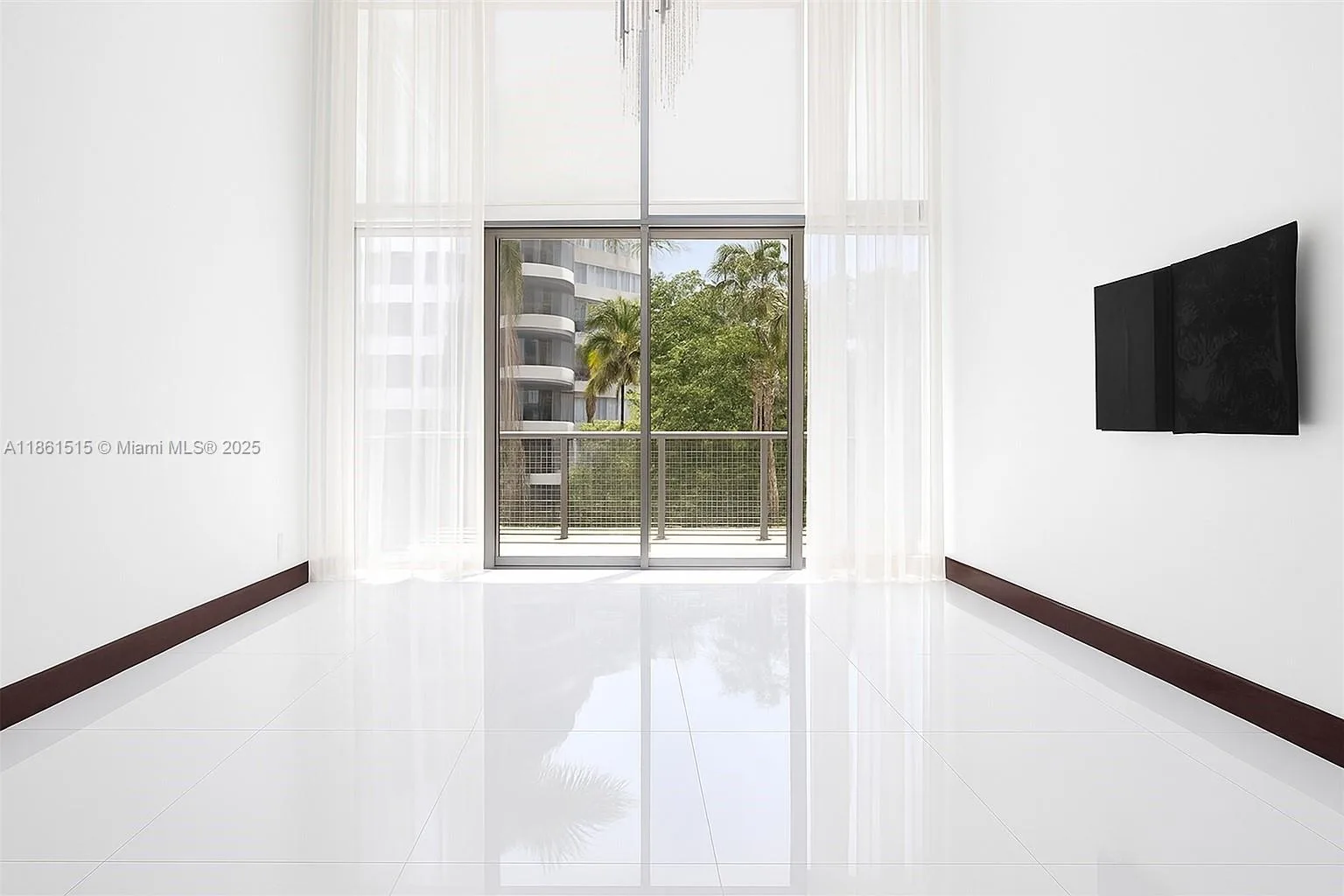 6000 Collins Ave # 326, Miami Beach, FL 33140